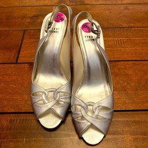 STUART WEITZMAN Silver Heals (NEW)